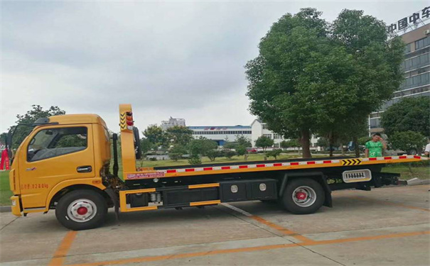 綦江定远24小时拖车救援电话号码，定远道路救援公司怎么收费的